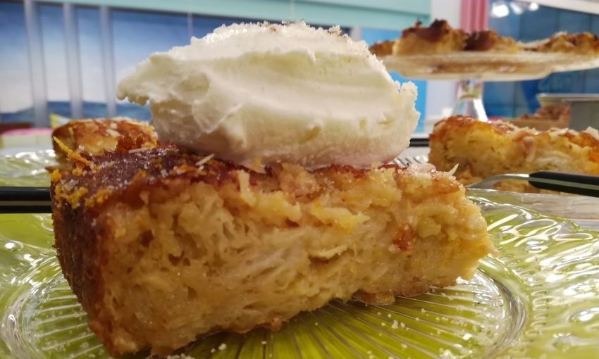 Πορτοκαλόπιτα με φύλλο και αμύγδαλα