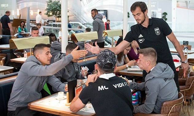 Βίντι: «Πέταξε» για Αθήνα (photo)