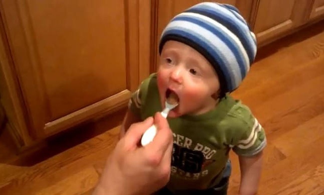 Εσείς θυμάστε την πρώτη φορά που δοκιμάσατε παγωτό; (video)