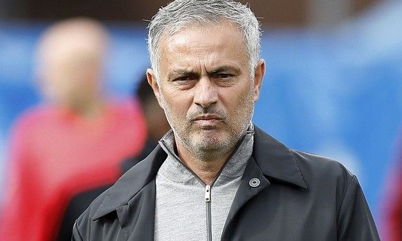 Επική σαβούρα του Μουρίνιο έξω από το Γουέμπλεϊ! (video+photos)