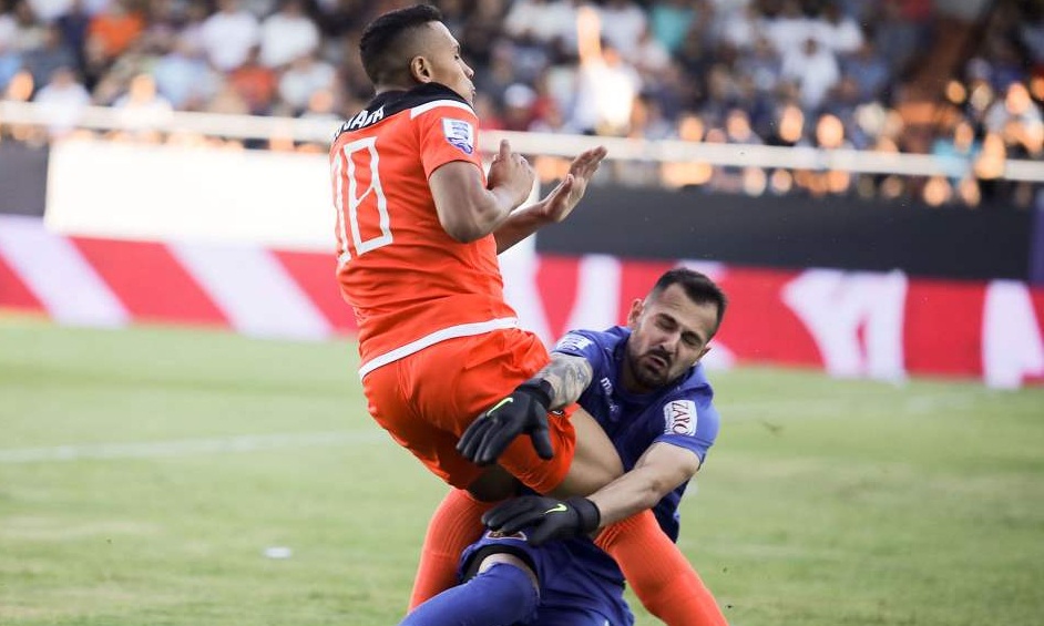 Καρέ-καρέ το πέναλτι που δε δόθηκε στον ΠΑΟΚ (photos, video)