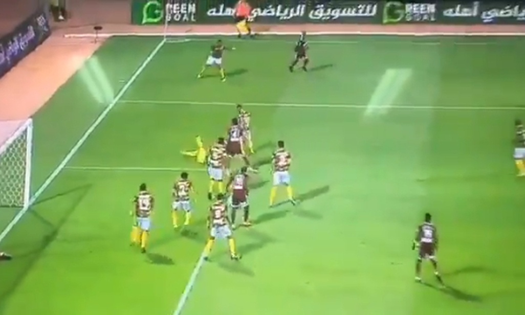 Πόνεσαν τα ματάκια μας με την πιο ΤΡΑΓΕΛΑΦΕΛΙΚΗ επίθεση στην ιστορία του ποδοσφαίρου!