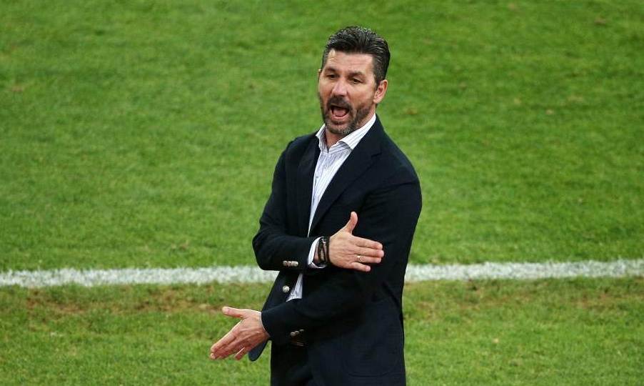 ΑΕΚ-Ολυμπιακός: Έξαλλος ο Ουζουνίδης και επική ατάκα στον Τζήλο! (photos)