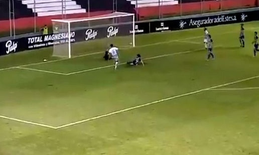 Πρώην φορ του Ολυμπιακού έχασε το άχαστο. Όπως και ο Φετφατζίδης με την ΑΕΚ! (videos)