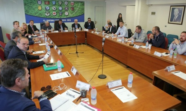 Γι' αυτό θα κάνει σέντρα με...παρέλαση η Football League