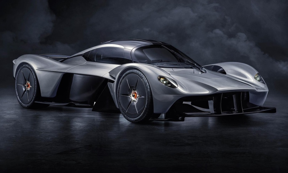 To hypercar της Aston Martin ανατριχιάζει την άσφαλτο