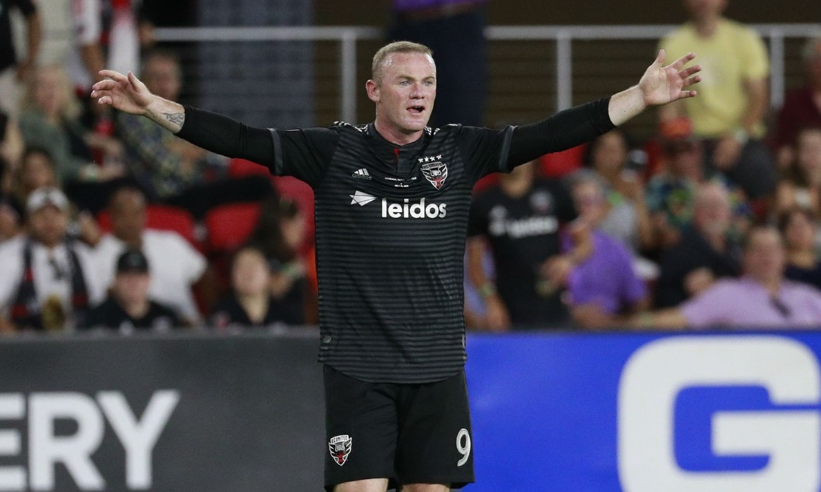 Φάουλ-ζωγραφιά από τον Ρούνεϊ στο MLS (video)