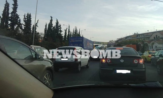 Έρευνα Newsbomb.gr: Γιατί μποτιλιάρει καθημερινά ο Κηφισός