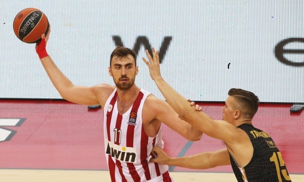 Μιλουτίνοφ: «Είναι μακρύς ο δρόμος»