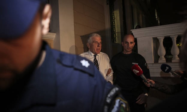Στον Κορυδαλλό ο Γιάννος Παπαντωνίου, στον Ελαιώνα Θηβών η σύζυγός του