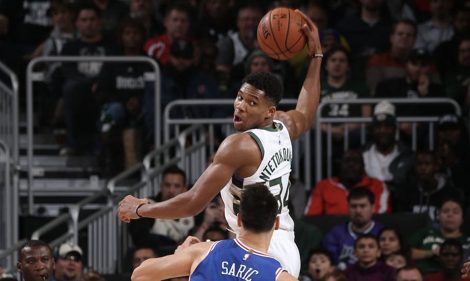 NBA: Σαρώνουν Μπακς και Γιάννης (video)