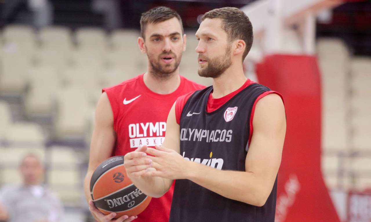 Ολυμπιακός: Εκτός προπόνησης ο Στρέλνιεκς, αμφίβολος με Άρη