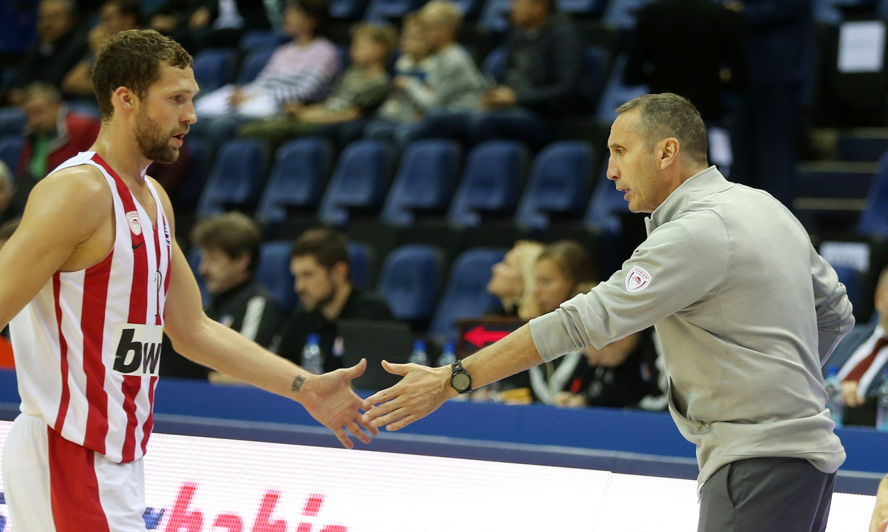 Ολυμπιακός: Περιμένει Στρέλνιεκς ο Μπλατ