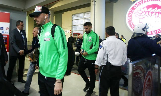 Ολυμπιακός - Παναθηναϊκός: Η αναχώρηση του «τριφυλλιού» για Φάληρο (video)