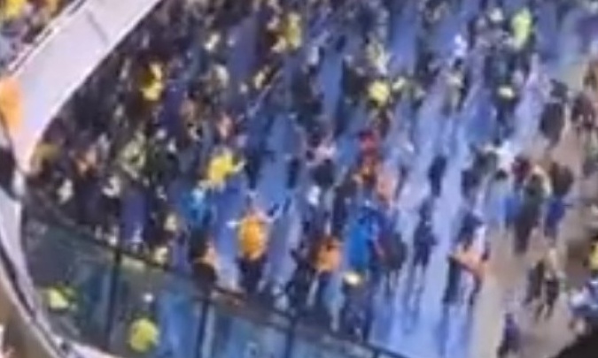 Απίστευτο: Οπαδοί της Μπόκα χορεύουν στο πλημμυρισμένο «Μπομπονέρα»! (vid)