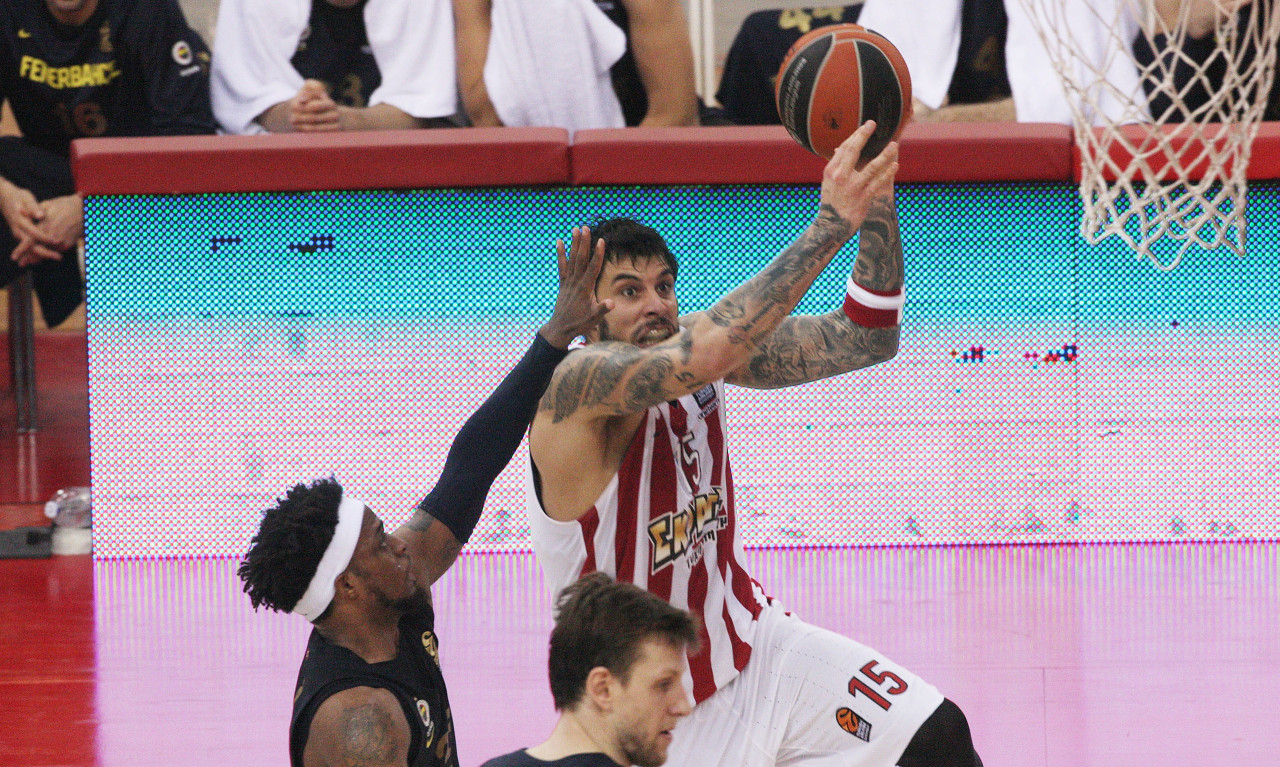 «Μονομαχία» στο ΣΕΦ