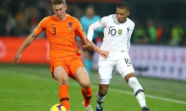 Ο Ντε Λιγκτ «κατάπιε» τον Εμπαπέ και έγινε viral (vid)