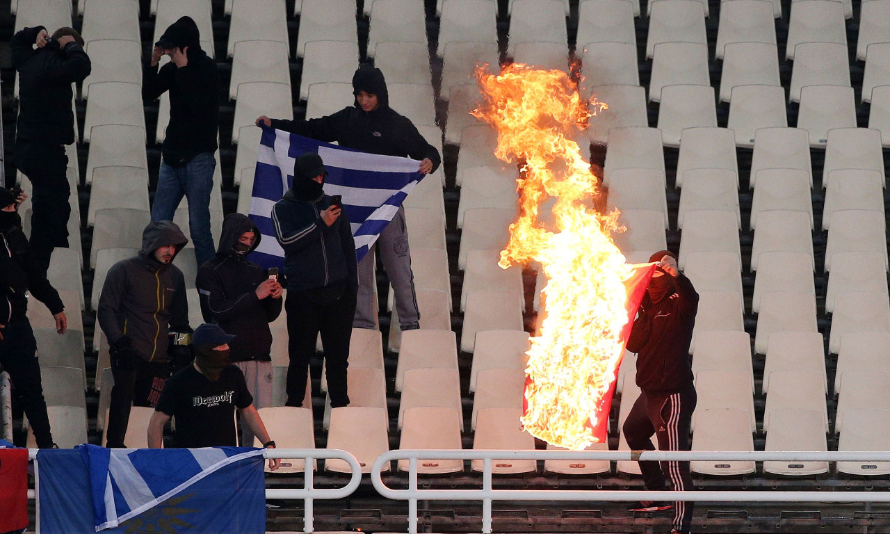 Έρευνα από UEFA για όσα έγιναν στο ΟΑΚΑ - Κίνδυνος τιμωρίας για την Εθνική