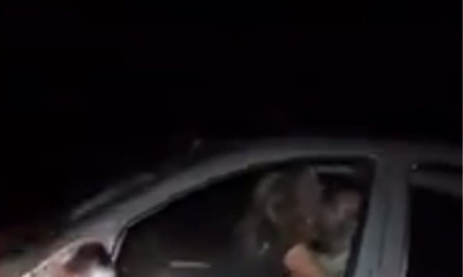 Ζευγάρι το έκανε μέσα σε εν κινήσει αυτοκίνητο! (photos)