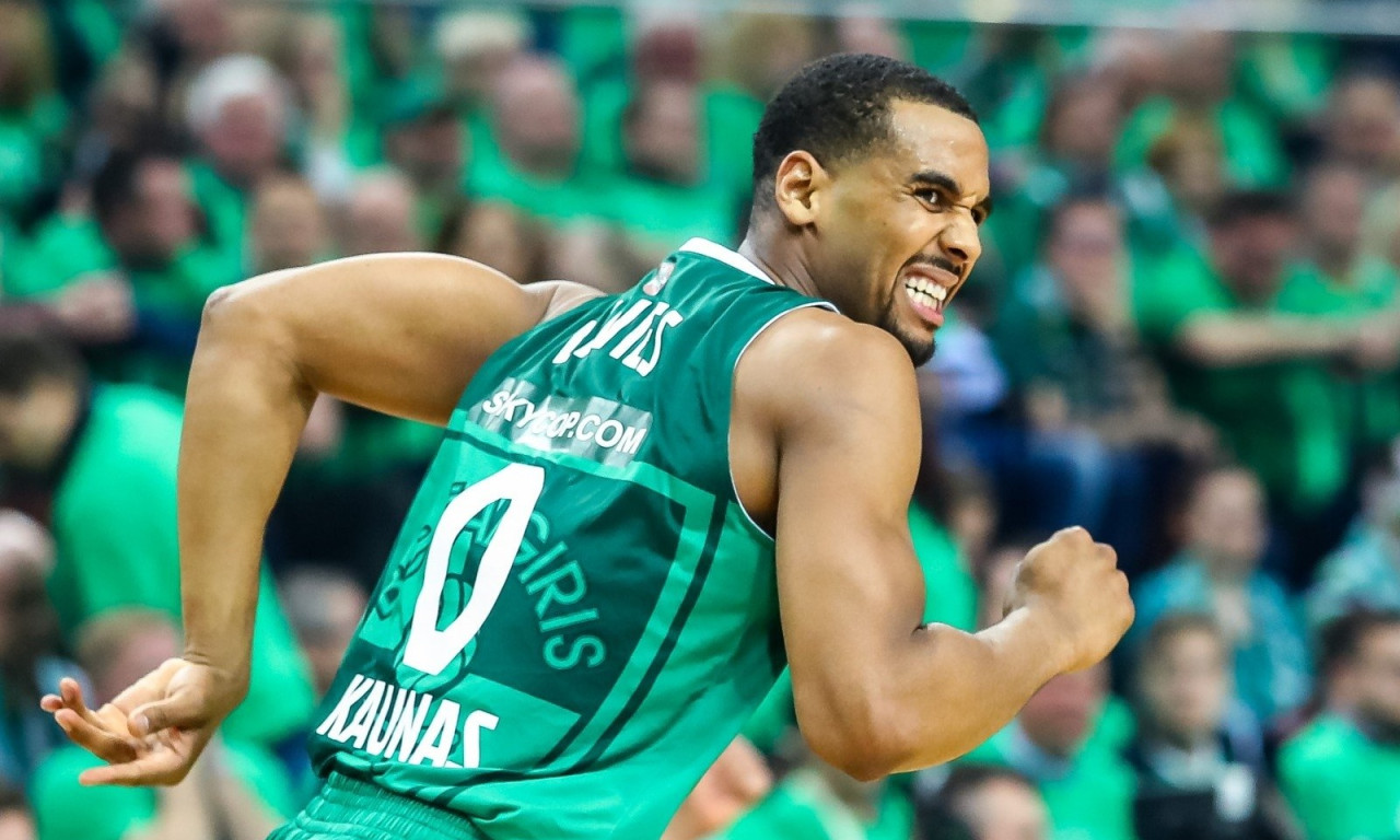 Τρομερός Μπράντον Ντέιβις: 6 ρεκόρ καριέρας στο ίδιο ματς!