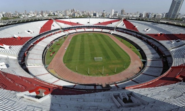 Τελετουργικά μαγείας στην έδρα της Ρίβερ Πλέιτ; (photo)