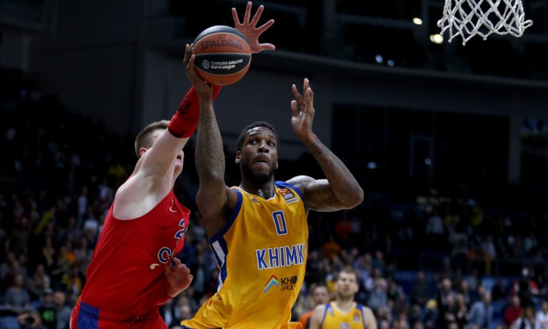 Στην Κίνα ο Τόμας Ρόμπινσον!