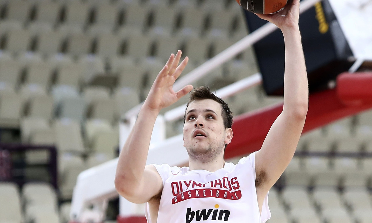 Ολυμπιακός: Έτοιμος να παίξει ο Αγραβάνης