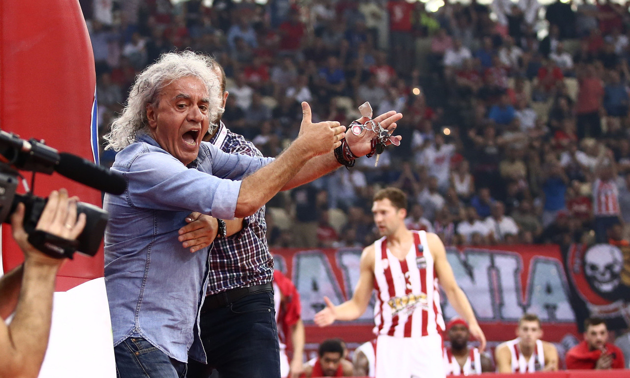 Συζητείται στο ΕΣΡ το ρατσιστικό σχόλιο του Τσουκαλά για τον Θανάση Αντετοκούνμπο