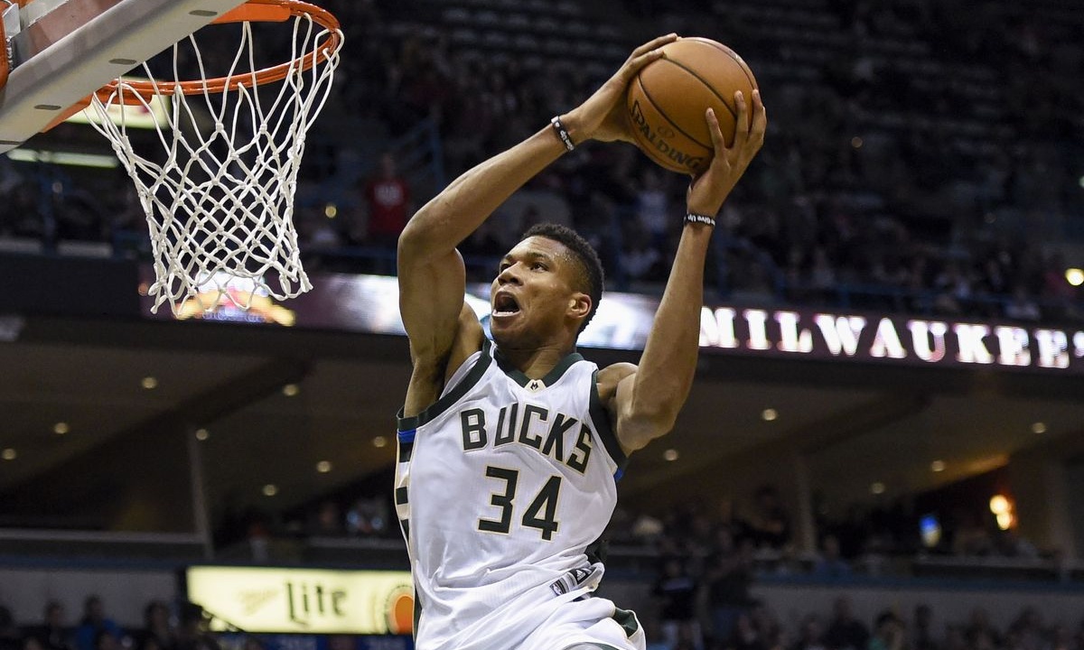 NBA: Ο… τρομακτικός Γιάννης και ο… clutch Τζορτζ στο Top 10 (vid)