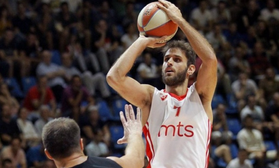 Εξαιρετικός Περπέρογλου οδηγεί τον Ερυθρό Αστέρα