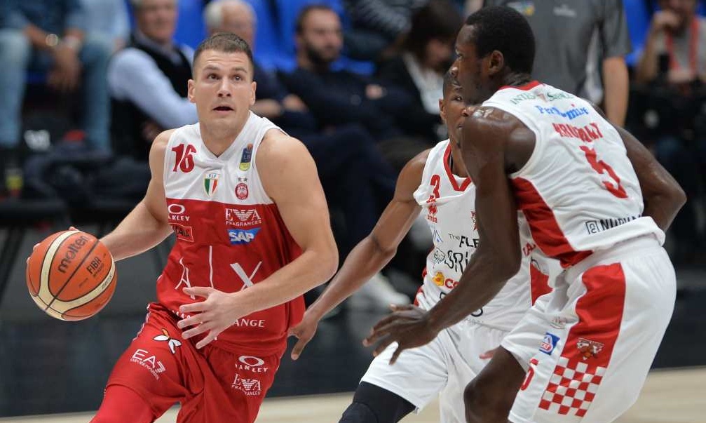 Επέστρεψε ο Νέντοβιτς και πήρε το «θρίλερ» η Αρμάνι