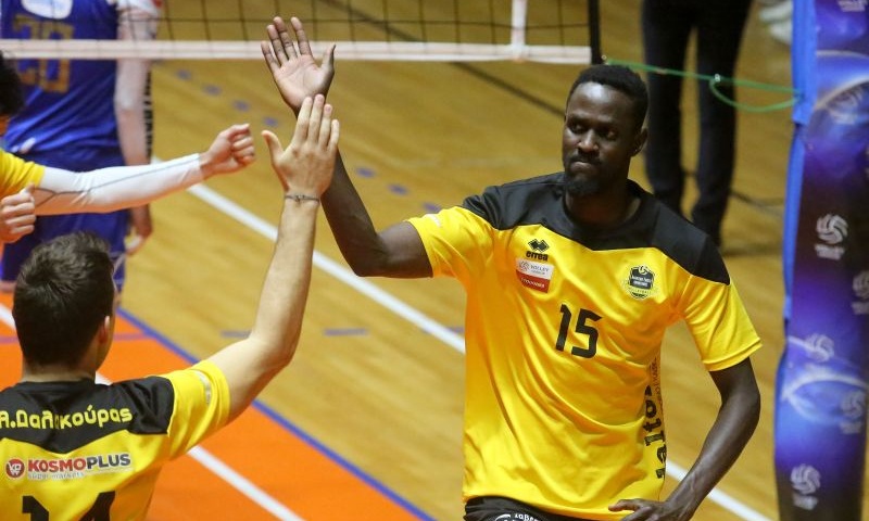 Έτοιμη για… Χριστούγεννα στο γήπεδο η Κομοτηνή (video)