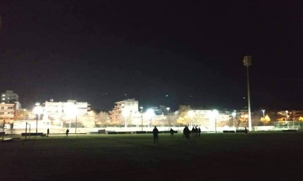 Απίστευτο: Στο σκοτάδι το Απ.Πόντου-ΑΕΛ - Έσβησαν οι προβολείς στην Καλαμαριά!  (video)
