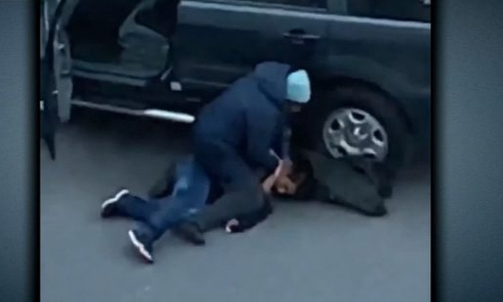Μην τα βάζεις ποτέ με μία γυναίκα που αγαπάει το αμάξι της