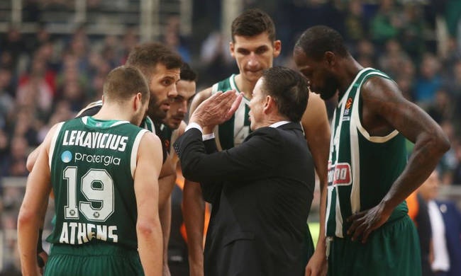 Τον... κούφαναν τον Πιτίνο: «Κόουτς, ο Παππάς είναι σήμερα... περδίκι» (photo)