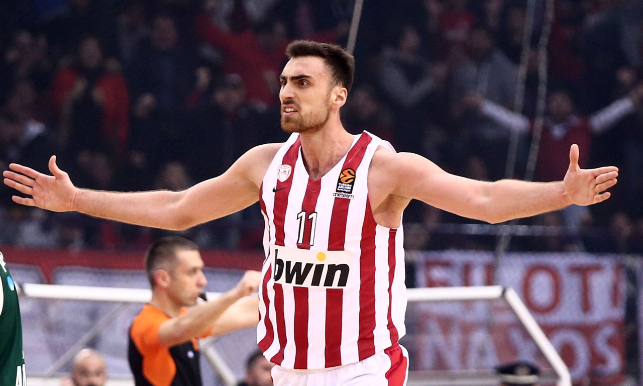 Ολυμπιακός – Παναθηναϊκός ΟΠΑΠ: Σάρωσε τρία ρεκόρ ο Μιλουτίνοφ (photos)