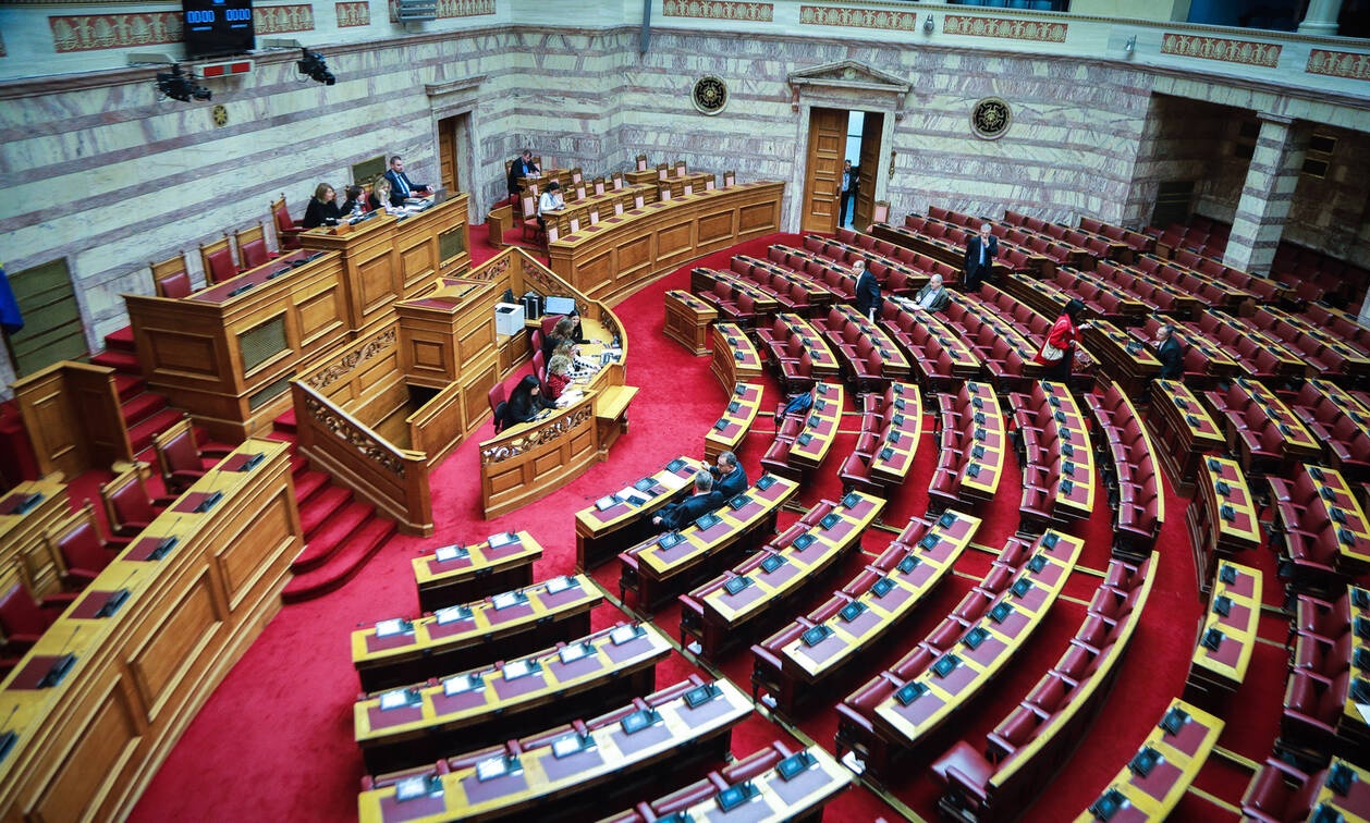 LIVE - Ψήφος εμπιστοσύνης: Οι «πρόθυμοι» των Πρεσπών βάζουν... φωτιά στη Βουλή