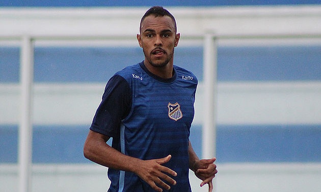 Σοκαριστική σκηνή: Κεραυνός χτύπησε ποδοσφαιριστή (video)