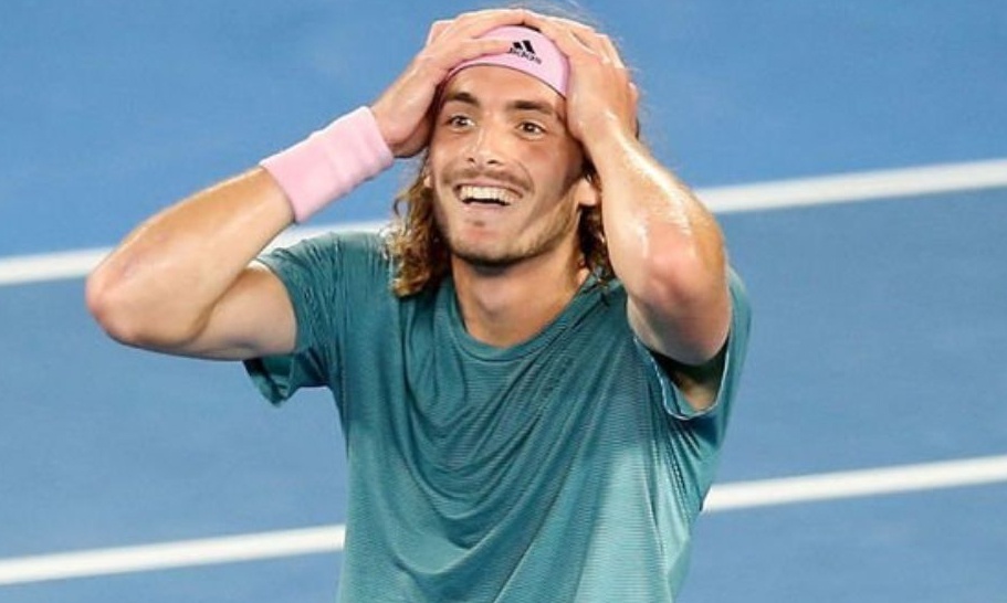 Τσιτσιπάς-Ναδάλ: Τρελά «καντήλια» από Έλληνες έξω από το γήπεδο! (vid)