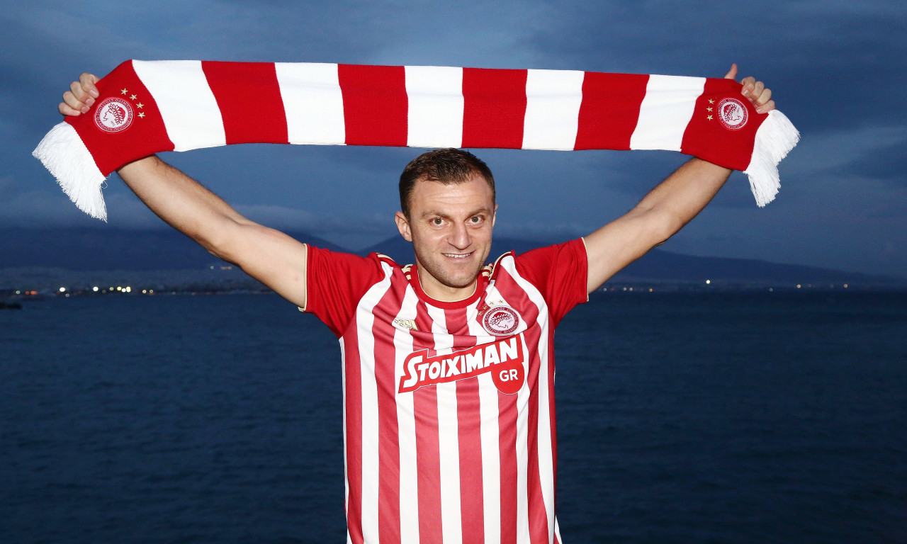 Επίσημο: Επέστρεψε στον Ολυμπιακό ο Αβραάμ Παπαδόπουλος! (photos)