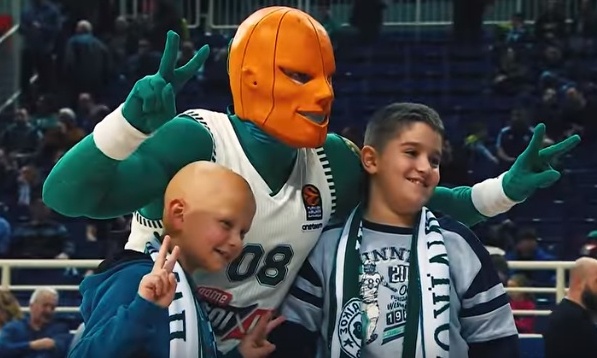 Όμορφες εικόνες και... στιγμές από Παναθηναϊκό ΟΠΑΠ και Ολυμπιακό (video)