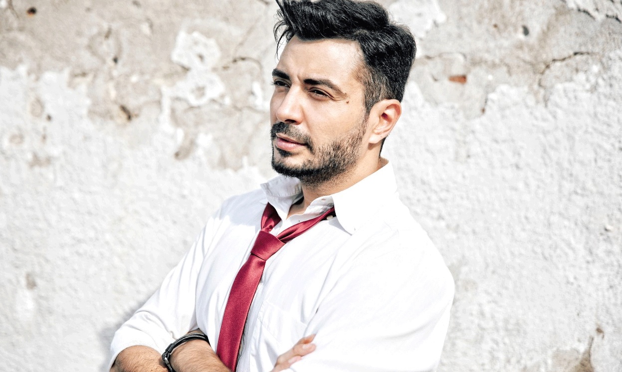 Επέστρεψε με νέο τραγούδι-έκπληξη ο Κωνσταντίνος Γαλανός