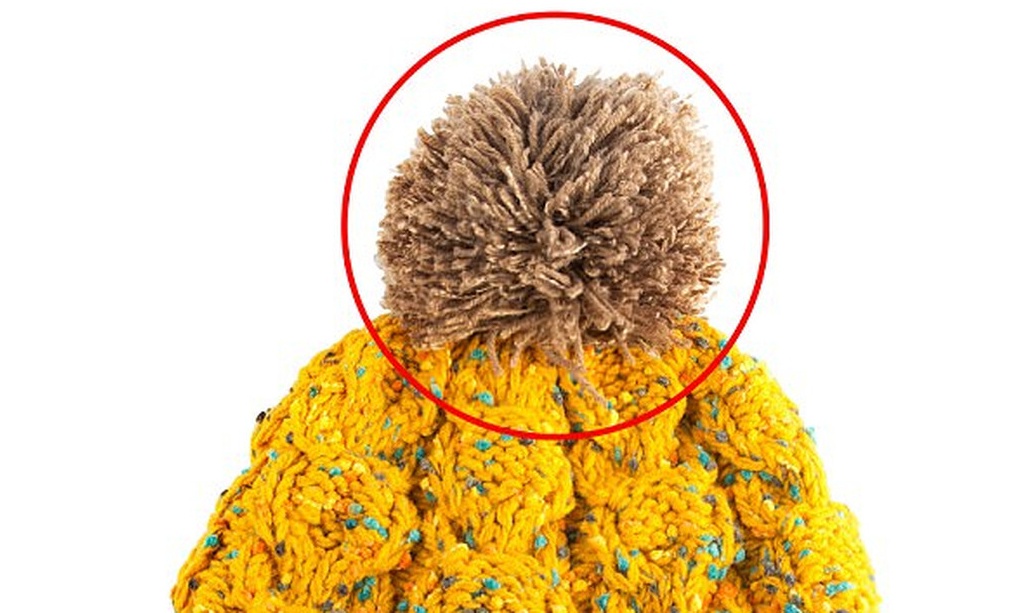 Μάθαμε επιτέλους γιατί υπάρχει ΑΥΤΗ η φουντωτή μπάλα στους σκούφους