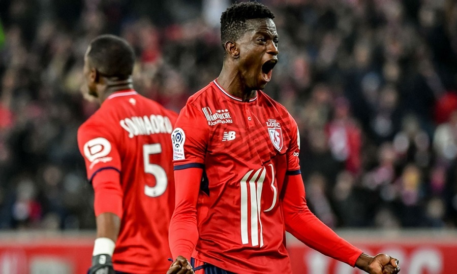 Τρελαίνει κόσμο η Λίλ!