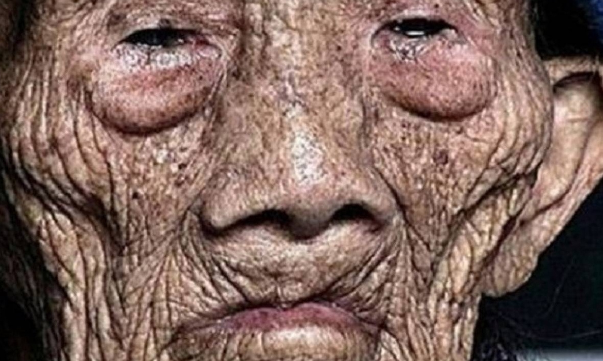 Άντρας 256 ετών σπάει την σιωπή λίγο πριν ξεψυχήσει και αποκαλύπτει τα σοκαριστικά μυστικά του