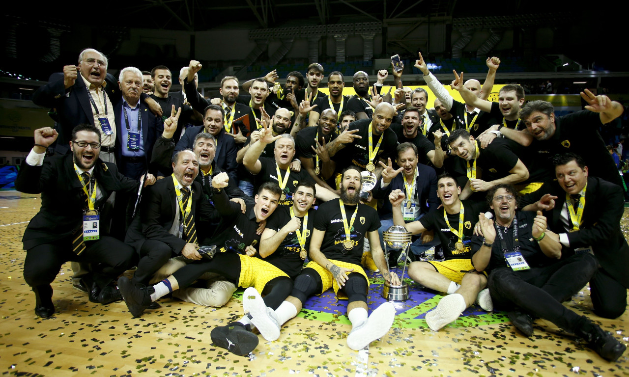 ΟΛΟΚΛΗΡΟΣ ο θρίαμβος της «παγκόσμιας» ΑΕΚ (video)