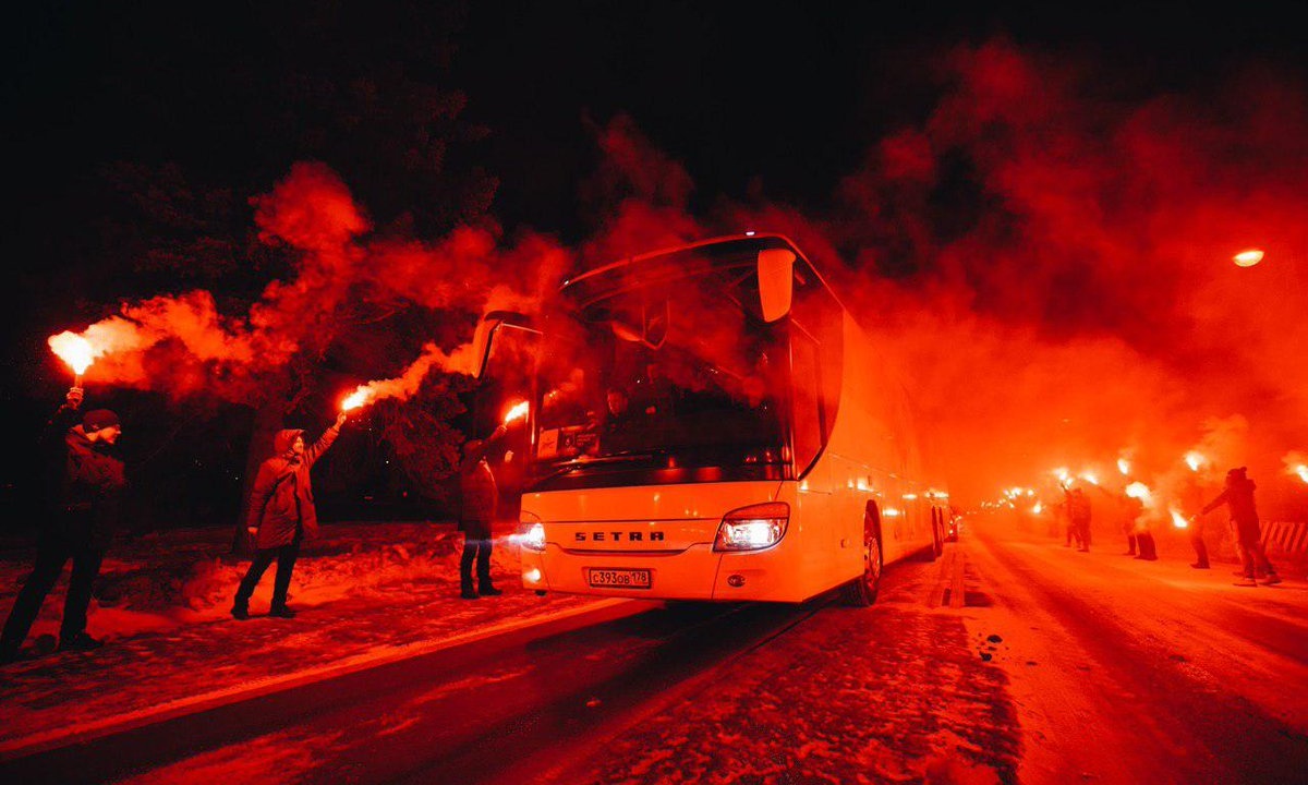 Ζενίτ: Πύρινη υποδοχή στην αποστολή των Ρώσων (photos+video)