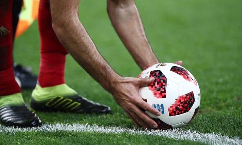 Power of Love: Μπαίνει στο παιχνίδι και ποδοσφαιριστής (photos+video)