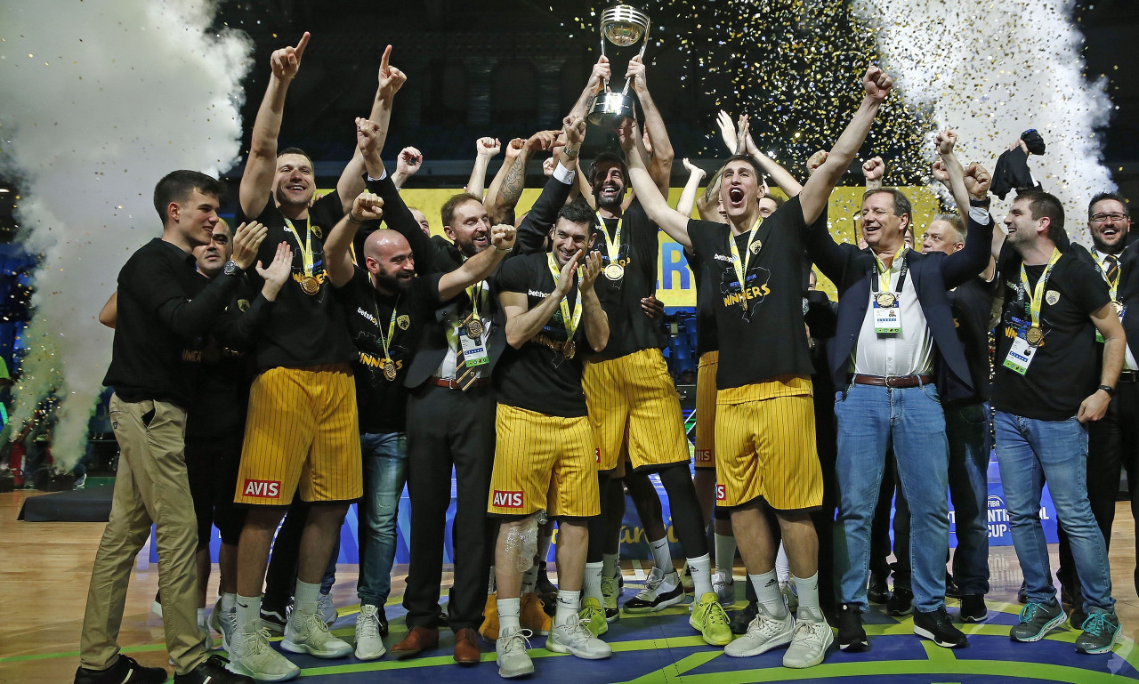 Το μπλουζάκι της «παγκόσμιας» ΑΕΚ (photo)