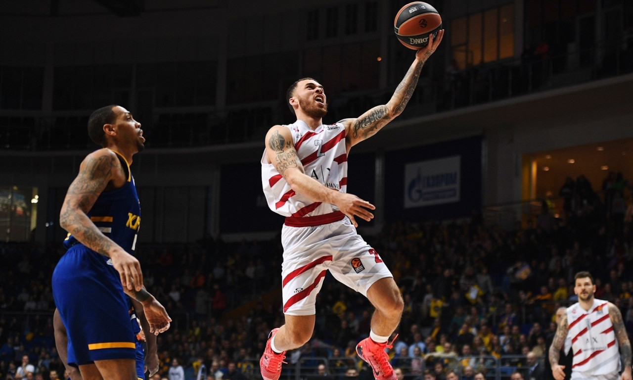 Χίμκι-Αρμάνι Μιλάνο 88-90: Ανατροπή για playoffs η ομάδα του Τζέιμς!